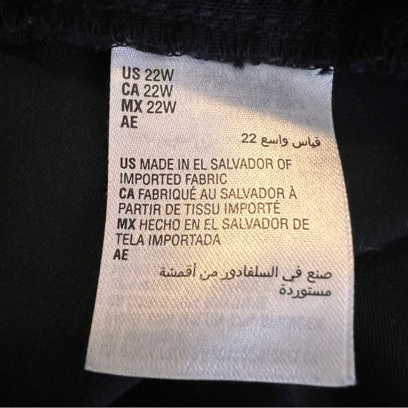 Alfani Women's Black Straight Leg Capris Size 22W NWOT - Picture 4 of 5